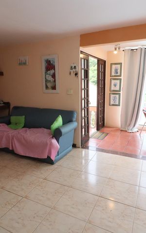 Casa à venda com 450m², 3 quartos e 6 vagasSala