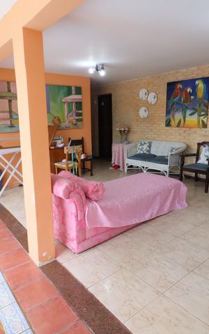 Casa à venda com 450m², 3 quartos e 6 vagasSala