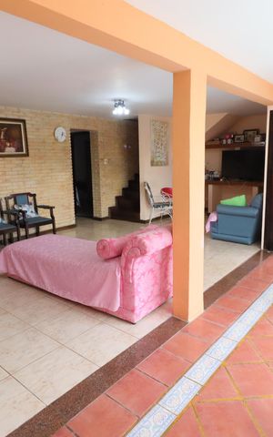 Casa à venda com 450m², 3 quartos e 6 vagasSala