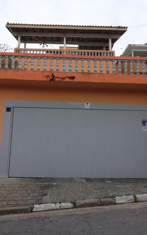 Casa à venda com 450m², 3 quartos e 6 vagasFachada