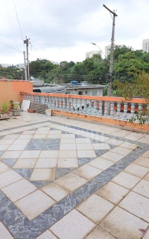 Casa à venda com 450m², 3 quartos e 6 vagasVaranda