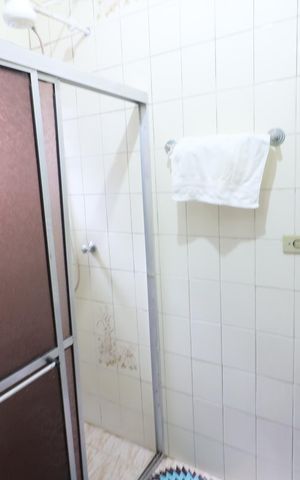 Casa à venda com 450m², 3 quartos e 6 vagasBanheiro da suite 1
