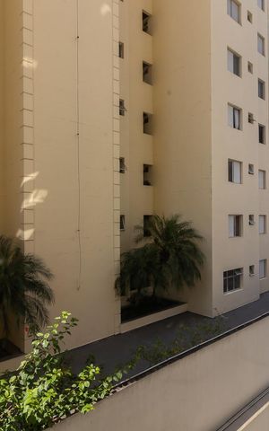 Apartamento à venda com 64m², 2 quartos e 1 vagaÁrea de Serviço - Vista