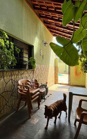 Casa à venda com 230m², 2 quartos e 3 vagas Casa à venda com 230m², 2 quartos e 3 vagasCorredor