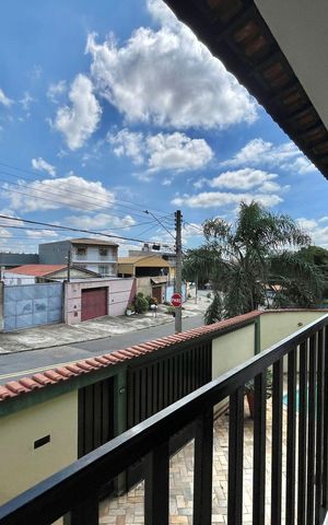 Casa à venda com 230m², 2 quartos e 3 vagas Casa à venda com 230m², 2 quartos e 3 vagasVista da Sacada