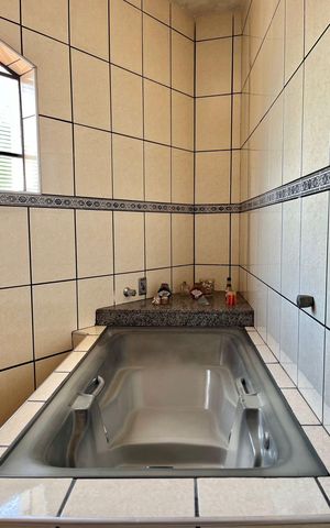 Casa à venda com 230m², 2 quartos e 3 vagas Casa à venda com 230m², 2 quartos e 3 vagasBanheiro da Suíte
