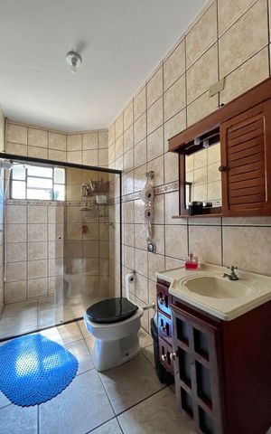 Casa à venda com 230m², 2 quartos e 3 vagas Casa à venda com 230m², 2 quartos e 3 vagasBanheiro