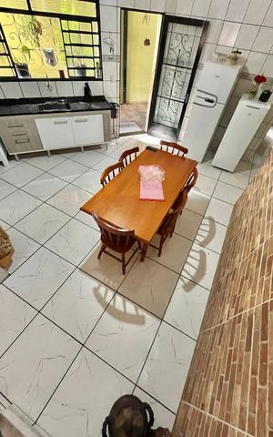 Casa à venda com 230m², 2 quartos e 3 vagas Casa à venda com 230m², 2 quartos e 3 vagasCozinha