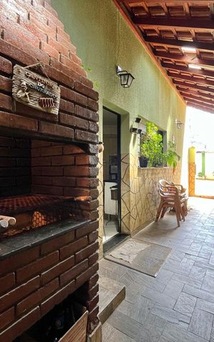 Casa à venda com 230m², 2 quartos e 3 vagas Casa à venda com 230m², 2 quartos e 3 vagasChurrasqueira