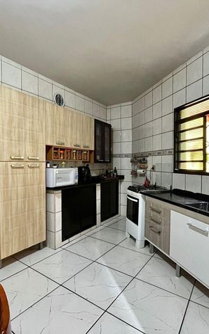 Casa à venda com 230m², 2 quartos e 3 vagas Casa à venda com 230m², 2 quartos e 3 vagasCozinha