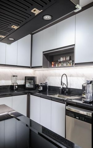 Apartamento à venda com 144m², 3 quartos e 2 vagas Apartamento à venda com 144m², 3 quartos e 2 vagasCozinha