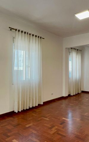 Apartamento para alugar com 120m², 2 quartos e 1 vaga Apartamento para alugar com 120m², 2 quartos e 1 vagaSala