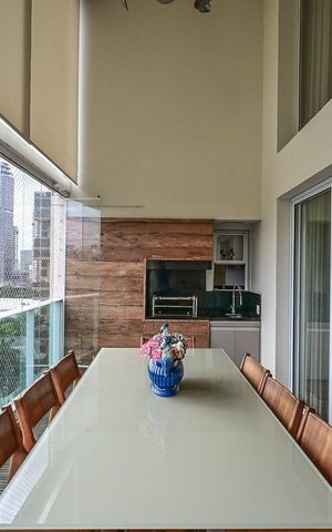 Apartamento à venda com 186m², 3 quartos e 4 vagasVaranda