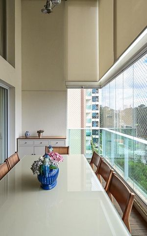 Apartamento à venda com 186m², 3 quartos e 4 vagasVaranda
