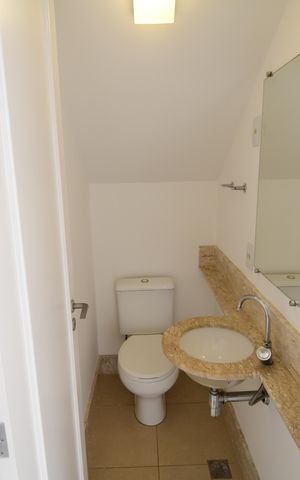 Casa de condomínio à venda com 146m², 3 quartos e 2 vagasLavabo