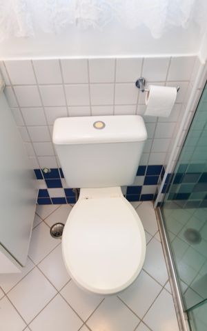 Casa de condomínio à venda com 146m², 3 quartos e 2 vagasBanheiro Social