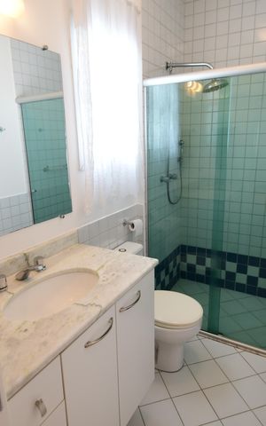Casa de condomínio à venda com 146m², 3 quartos e 2 vagasBanheiro Social