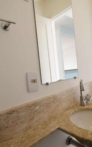 Casa de condomínio à venda com 146m², 3 quartos e 2 vagasLavabo