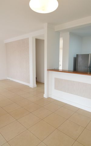 Casa de condomínio à venda com 146m², 3 quartos e 2 vagasSala