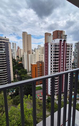 Apartamento à venda com 189m², 3 quartos e 3 vagas Apartamento à venda com 189m², 3 quartos e 3 vagasVaranda