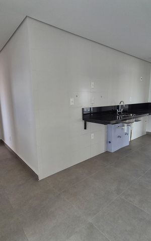 Apartamento à venda com 189m², 3 quartos e 3 vagas Apartamento à venda com 189m², 3 quartos e 3 vagasCozinha