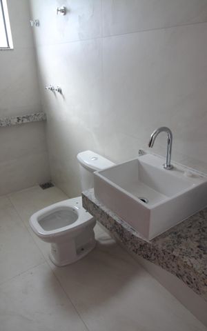 Apartamento à venda com 83m², 3 quartos e 2 vagasBanheiro 