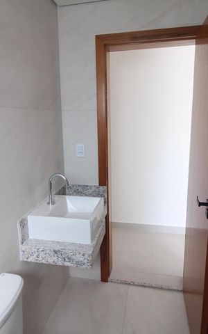 Apartamento à venda com 83m², 3 quartos e 2 vagasBanheiro 