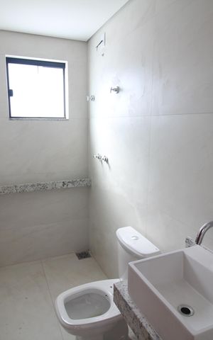 Apartamento à venda com 83m², 3 quartos e 2 vagasBanheiro 