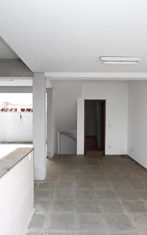 Casa à venda com 390m², 6 quartos e 2 vagasÁrea externa