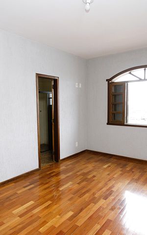 Casa à venda com 390m², 6 quartos e 2 vagasQuarto 4 - Suíte