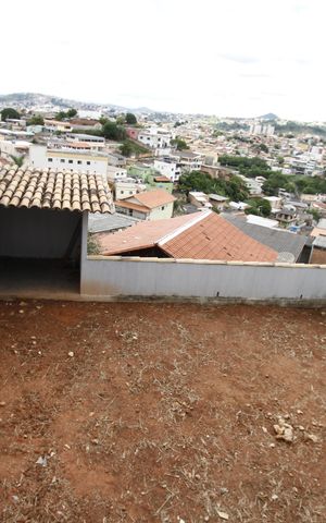 Casa à venda com 390m², 6 quartos e 2 vagasVista