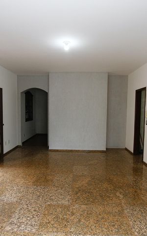 Casa à venda com 390m², 6 quartos e 2 vagasSala de Jantar