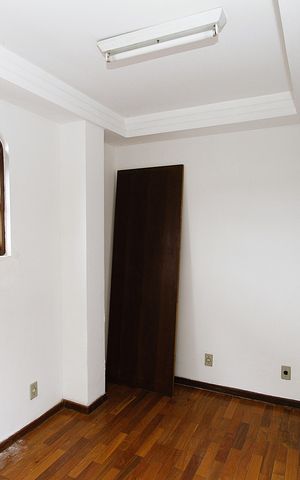 Casa à venda com 390m², 6 quartos e 2 vagasQuarto 5 SUÍTE  