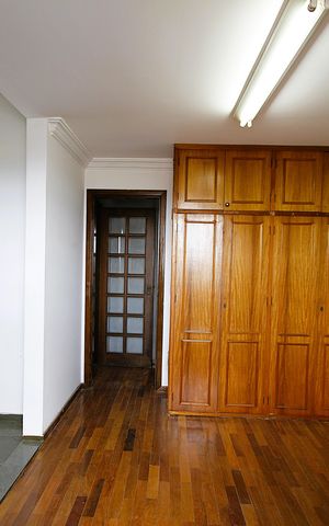 Casa à venda com 390m², 6 quartos e 2 vagasQuarto 5 SUÍTE  