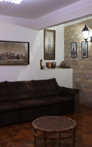 Casa à venda com 205m², 4 quartos e 2 vagasSala
