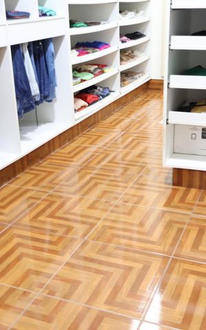 Casa à venda com 205m², 4 quartos e 2 vagasCloset da suíte