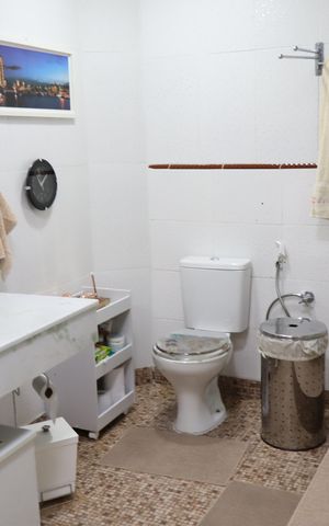 Casa à venda com 205m², 4 quartos e 2 vagasBanheiro suíte