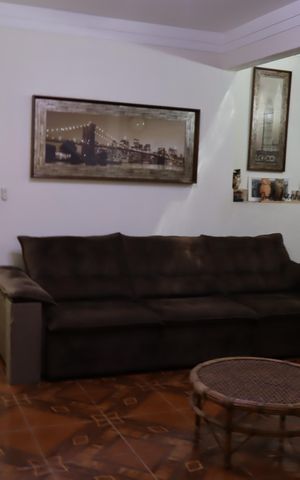 Casa à venda com 205m², 4 quartos e 2 vagasSala
