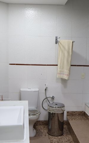 Casa à venda com 205m², 4 quartos e 2 vagasBanheiro suíte