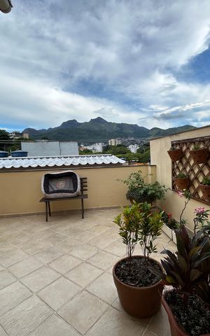 Casa de condomínio à venda com 196m², 4 quartos e 2 vagasTerraço