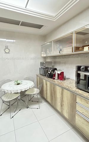 Casa de condomínio à venda com 196m², 4 quartos e 2 vagasCozinha