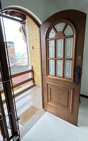Casa de condomínio à venda com 196m², 4 quartos e 2 vagasPorta da Sala
