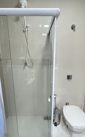 Casa de condomínio à venda com 196m², 4 quartos e 2 vagasBanheiro 1