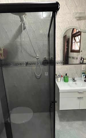 Casa de condomínio à venda com 196m², 4 quartos e 2 vagasBanheiro 2