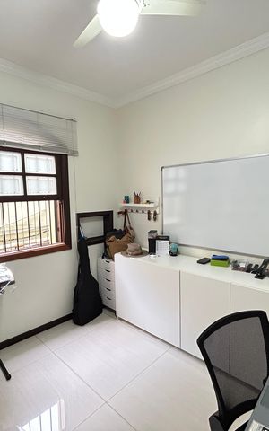Casa de condomínio à venda com 196m², 4 quartos e 2 vagasQuarto 1