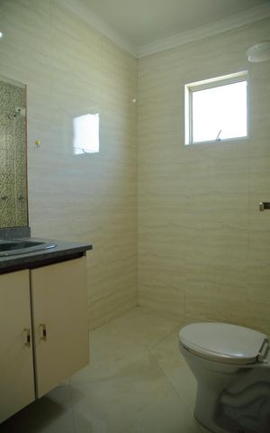 Casa à venda com 170m², 4 quartos e 2 vagasBanheiro - casa 2 