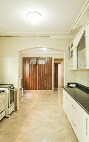 Casa para alugar com 150m², 2 quartos e 2 vagas Casa para alugar com 150m², 2 quartos e 2 vagasCozinha