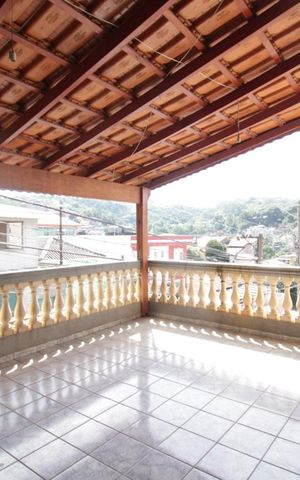 Casa para alugar com 150m², 2 quartos e 2 vagas Casa para alugar com 150m², 2 quartos e 2 vagasSacada