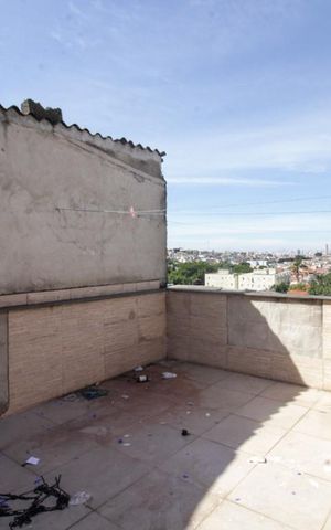 Casa para alugar com 150m², 2 quartos e 2 vagas Casa para alugar com 150m², 2 quartos e 2 vagasSacada do quarto 1