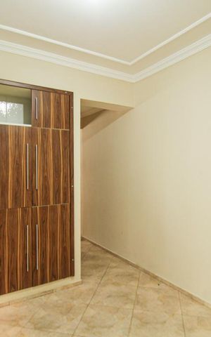 Casa para alugar com 150m², 2 quartos e 2 vagas Casa para alugar com 150m², 2 quartos e 2 vagasCozinha